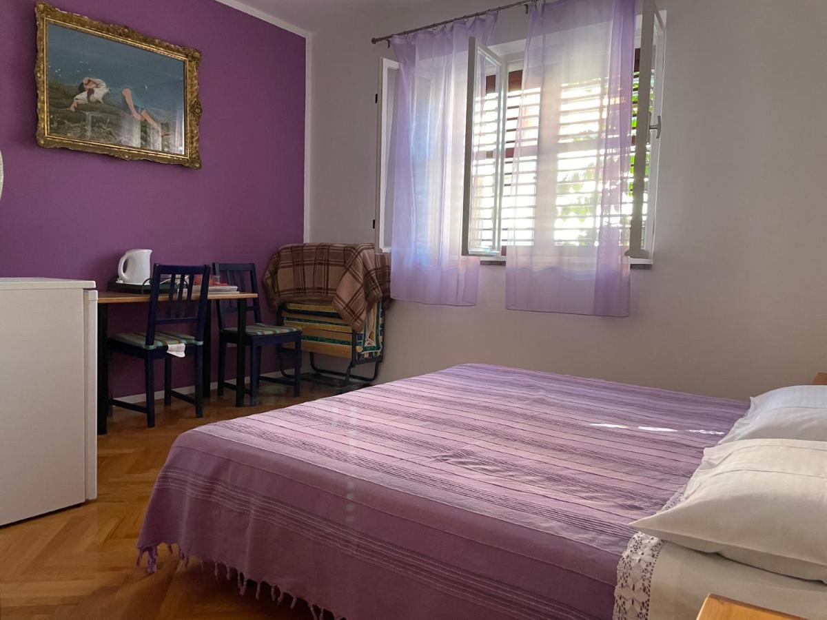 Hvar - Double Bedroom With Private Bathroom