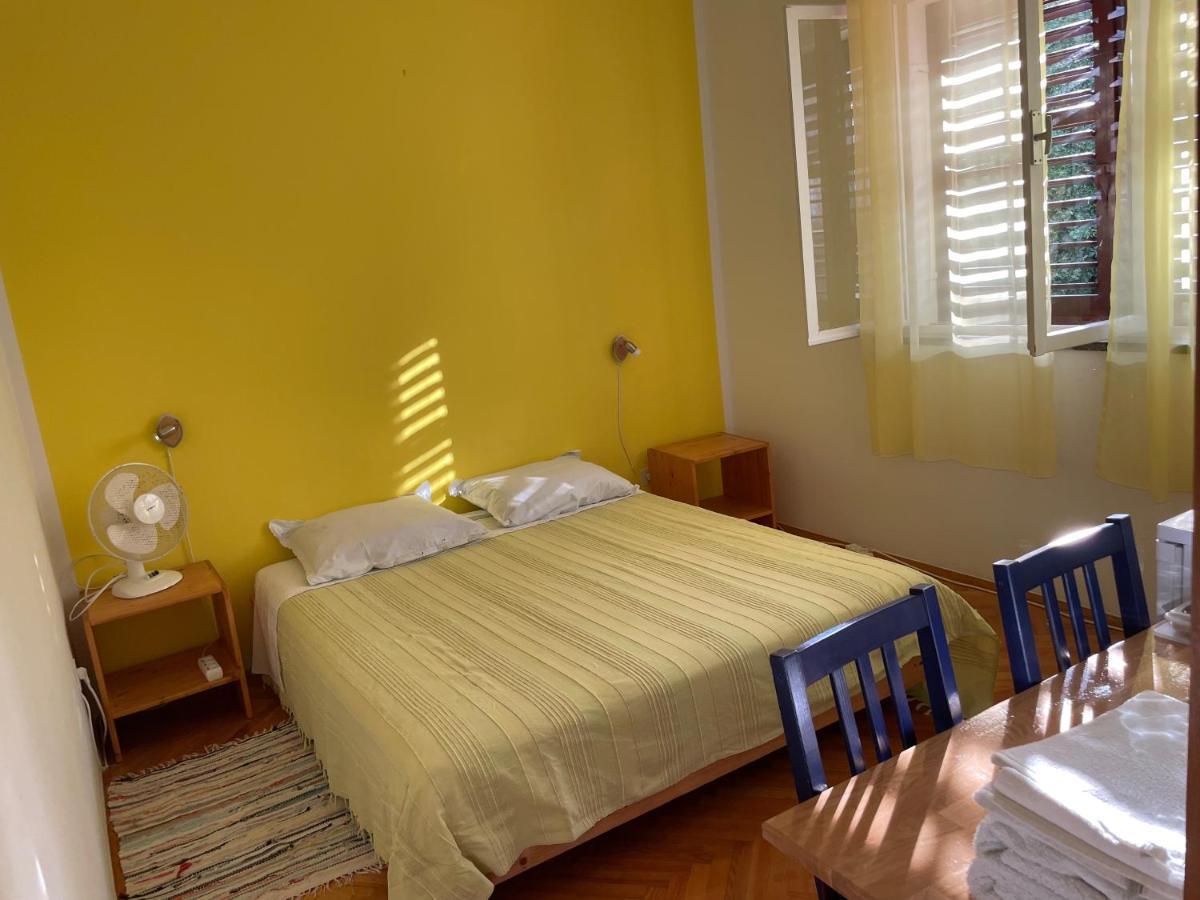Guest house Hvar - Double Bedroom With Private Bathroom